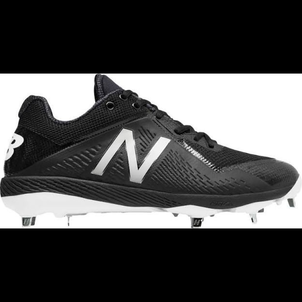 New Balance Low-Cut Men’s Baseball Metal cleats